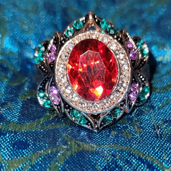 Exquisite Noble Flower Ring - Picture 5 of 7